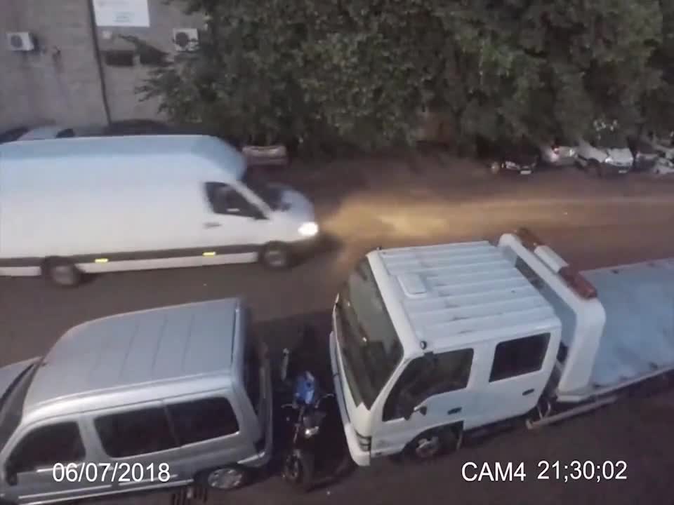 Un automobiliste londonien croise des voleurs de moto