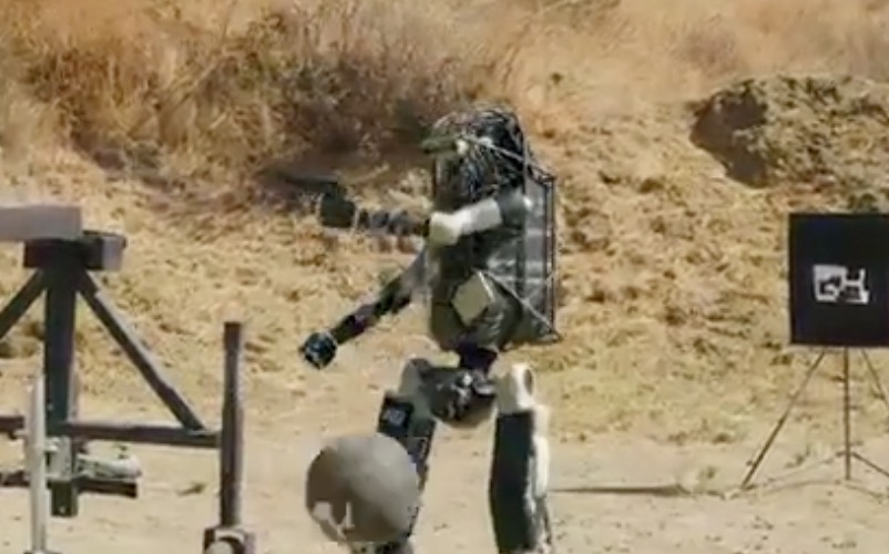 Corridor Digital présente son robot soldat