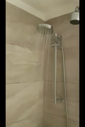 Cette douche d'hôtel ne respecte personne
