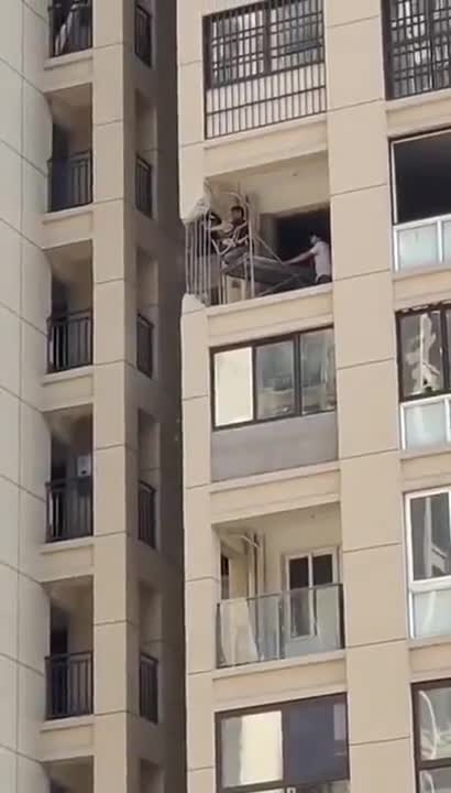Cette famille a trouvé la solution pour avoir une meilleure vue de son balcon